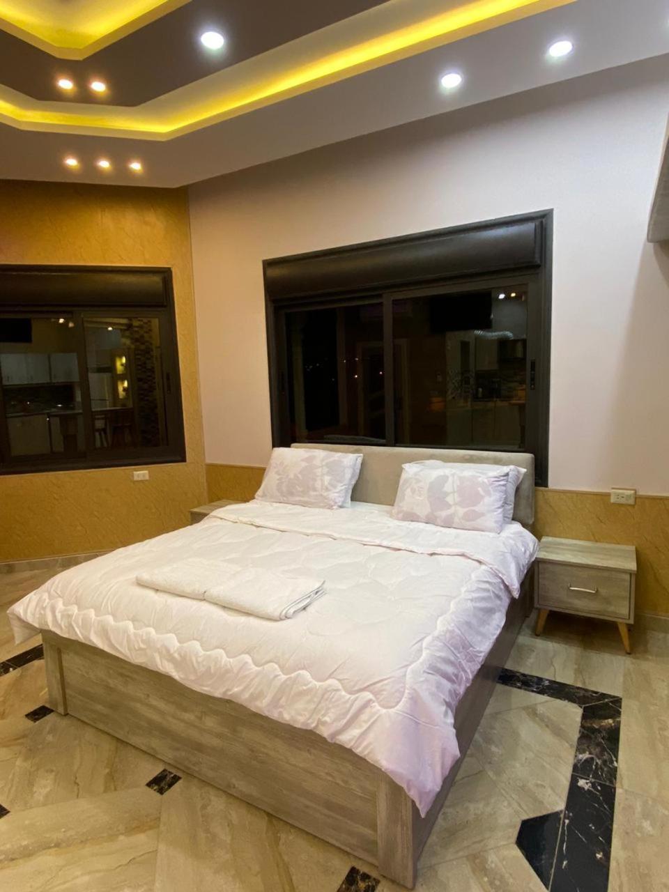 Lotus Housing For Furnished Apartments ジャラシュ 部屋 写真