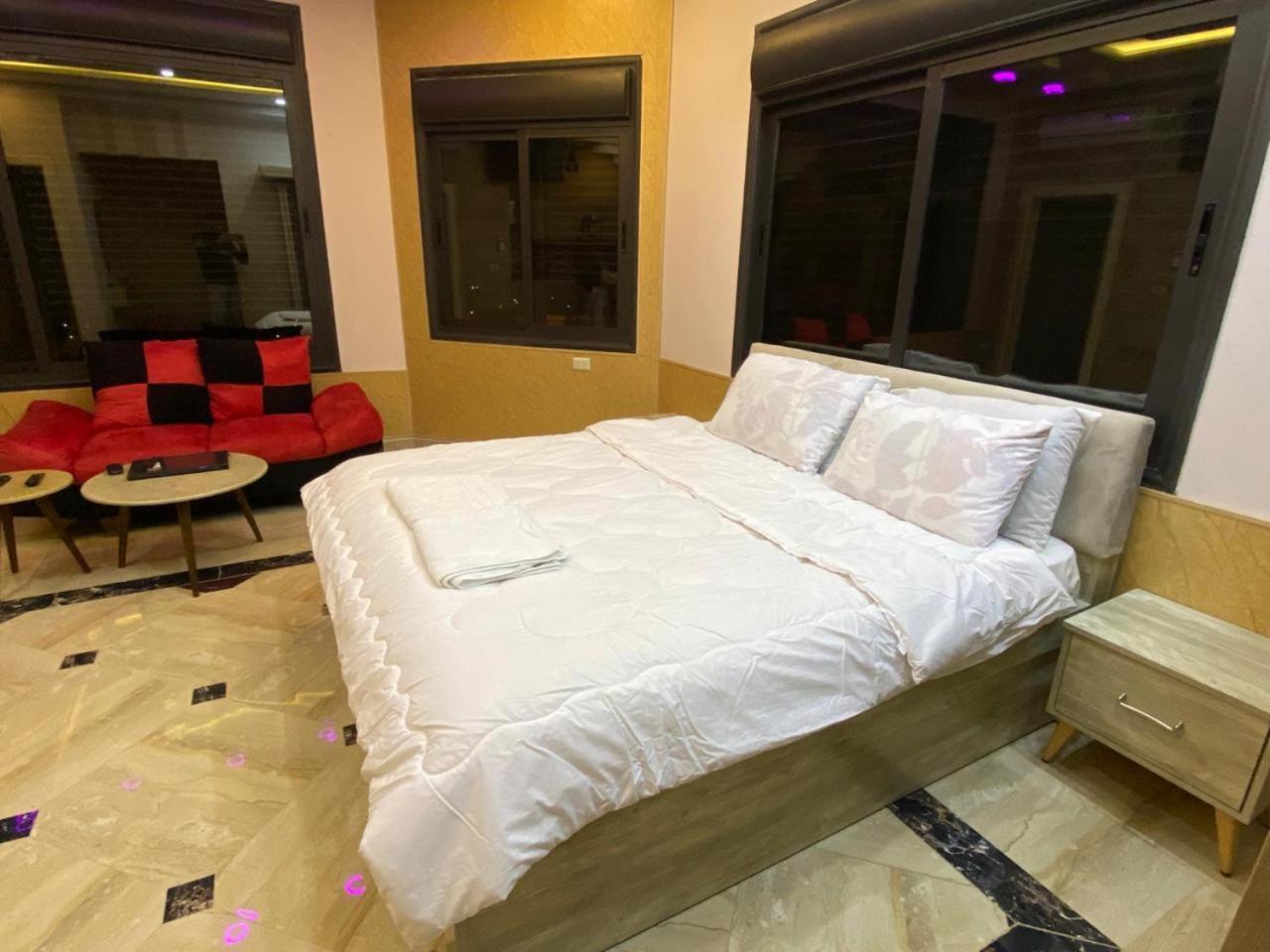 Lotus Housing For Furnished Apartments ジャラシュ 部屋 写真