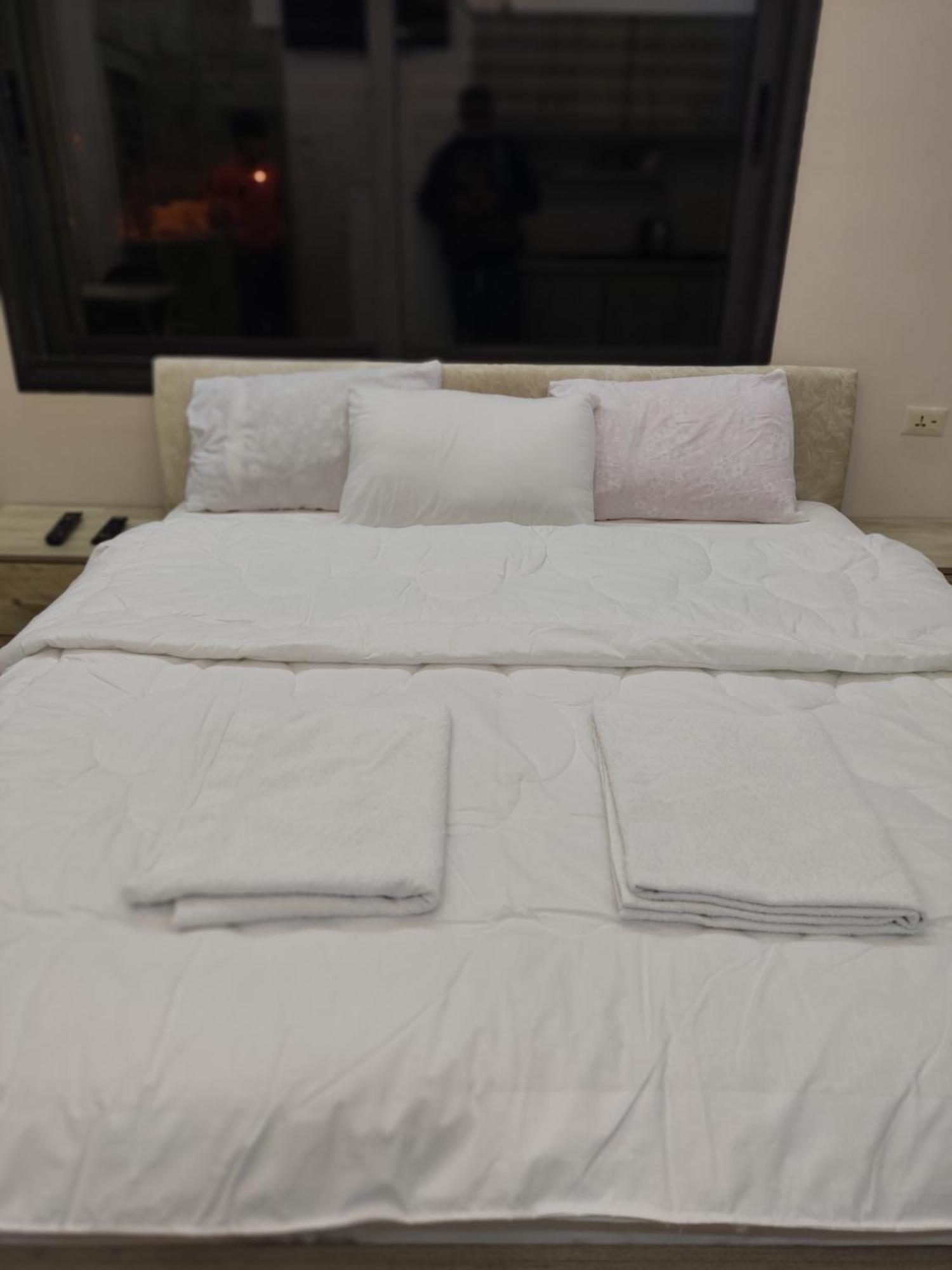 Lotus Housing For Furnished Apartments ジャラシュ 部屋 写真